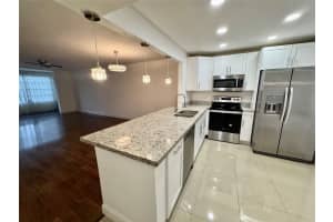 2821 Somerset Drive, Lauderdale Lakes, FL 33311 - MLS#F10551448