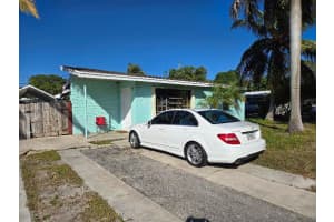 281 45th Street, Deerfield Beach, FL 33064 - MLS#F10551608