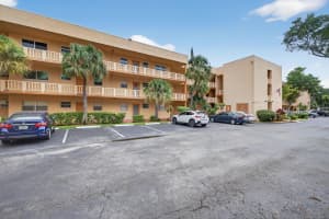 8400 Lagos De Campo Boulevard, Tamarac, FL 33321 - MLS#F10551654