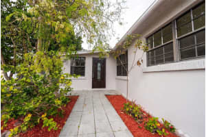 2064 Carol Circle, West Palm Beach, FL 33415 - MLS#F10551719