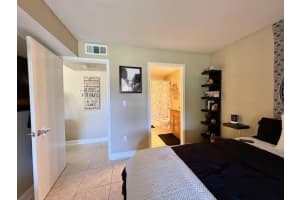 2371 33rd Street, Oakland Park, FL 33309 - MLS#F10551728