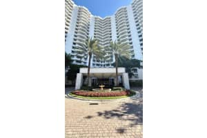 3300 192nd Street, Miami, FL 33180 - MLS#F10551765