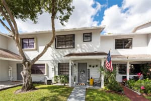 334 103rd Terrace, Pembroke Pines, FL 33026 - MLS#F10551842