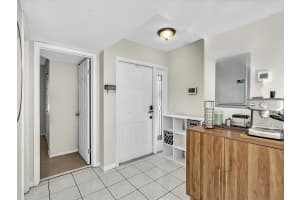 2551 40th Avenue, Hollywood, FL 33021 - MLS#F10551870