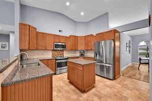 4911 103rd Avenue, Coral Springs, FL 33076 - MLS#F10552075