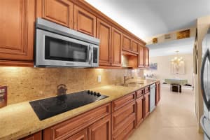 1200 Hibiscus Avenue, Pompano Beach, FL 33062 - MLS#F10552158