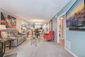 700 Hollybrook Drive, Pembroke Pines, FL 33025 - MLS#F10552276