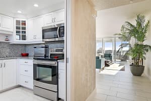 575 Oaks Lane, Pompano Beach, FL 33069 - MLS#F10552392