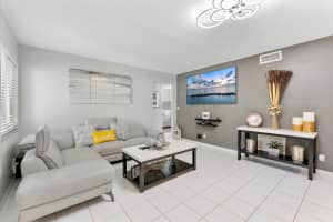 113 Lake Pine Circle, Greenacres, FL 33463 - MLS#F10552409