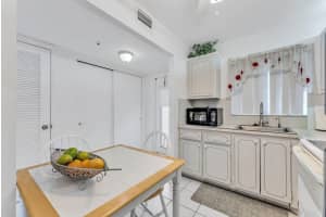 8950 Sunrise Lakes Boulevard, Sunrise, FL 33322 - MLS#F10552707