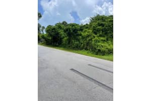 555 Sacramento Street, North Fort Myers, FL 33903 - MLS#F10552736