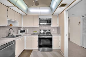 605 Oaks Drive, Pompano Beach, FL 33069 - MLS#F10552747