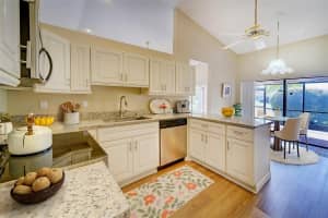 7004 Golf Pointe Circle, Tamarac, FL 33321 - MLS#F10552751