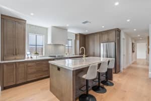 2100 Lake Avenue, West Palm Beach, FL 33401 - MLS#F10554007