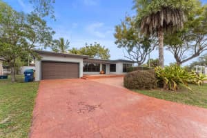 795 165th Street, Miami, FL 33162 - MLS#F10554228