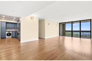 2400 Presidential Way, West Palm Beach, FL 33401 - MLS#F10554297