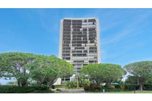 2400 Presidential Way, West Palm Beach, FL 33401 - MLS#F10554297