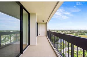 2400 Presidential Way, West Palm Beach, FL 33401 - MLS#F10554297