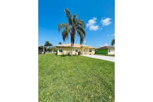 1009 Avenue E Place, Belle Glade, FL 33430 - MLS#F10554451