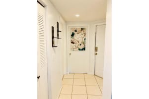 8121 Southgate Boulevard, North Lauderdale, FL 33068 - MLS#F10554607