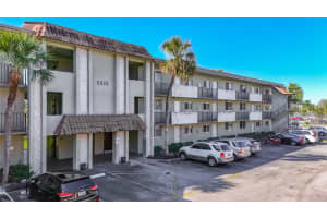 5935 Del Lago Circle, Sunrise, FL 33313 - MLS#F10554810