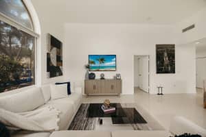 616 Clearwater Park Road, West Palm Beach, FL 33401 - MLS#F10554882