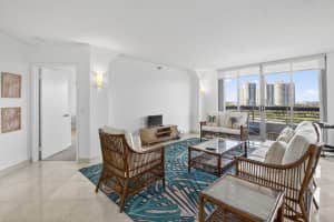 3400 192nd Street, Miami, FL 33180 - MLS#F10554933