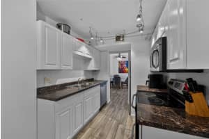 4400 Hillcrest Drive, Hollywood, FL 33021 - MLS#F10555014