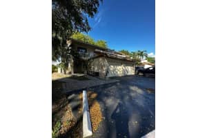 8601 35th Court, Coral Springs, FL 33065 - MLS#F10555403