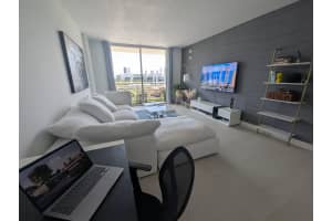 18800 29th Avenue, Miami, FL 33180 - MLS#F10555438