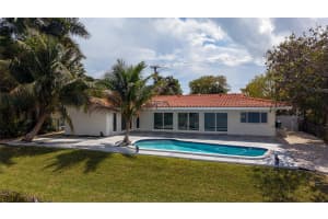 2255 207th Street, Miami, FL 33180 - MLS#F10555532