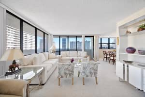 2017 Ocean Drive, Hallandale Beach, FL 33009 - MLS#F10555572