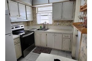 581 Blue Heron Drive, Hallandale Beach, FL 33009 - MLS#F10555593