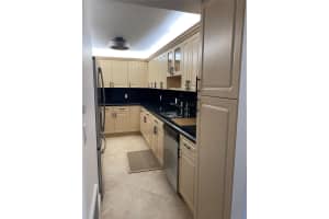 1200 Hibiscus Avenue, Pompano Beach, FL 33062 - MLS#F10555629