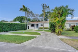 MLS# F10555671, Hollywood, Florida 33020
