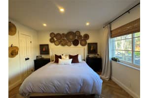 9 19th Court, Wilton Manors, FL 33305 - MLS#F10555690