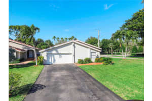 2850 Deer Creek Kelly Brooke Lane, Deerfield Beach, FL 33442 - MLS#F10555832