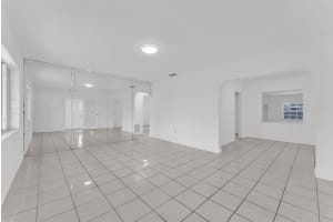 830 30th Court, Miami, FL 33125 - MLS#F10556326