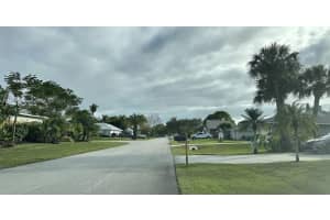 755 38th Court, Vero Beach, FL 32968 - MLS#F10556673