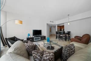 333 Las Olas Way, Fort Lauderdale, FL 33301 - MLS#F10556707