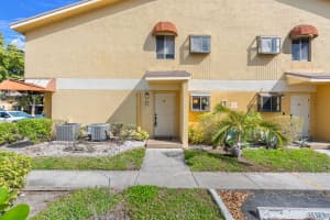 3053 Oakland Forest Drive, Oakland Park, FL 33309 - MLS#F10556794