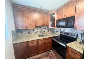 304 Oakridge Q 304, Deerfield Beach, FL 33442, Deerfield Beach, FL 33442 - MLS#F10556802