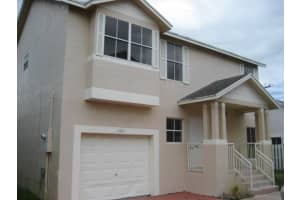 10251 NW 3rd St, Pembroke Pines, FL 33026, Sold 11/05/13