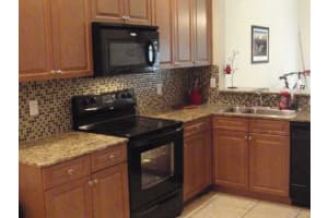 102 W Prive Cir, Delray Beach, FL 33445, Sold 12/20/13