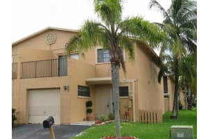 8040 NW 28th St, Sunrise, FL 33322, Sold 11/01/13