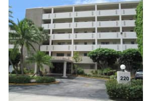 220 Kings Point Dr # 110, Sunny Isles Beach, FL 33160, Sold 01/31/14