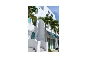 706 NE 3rd Ave, Fort Lauderdale, FL 33304, Sold 04/17/15