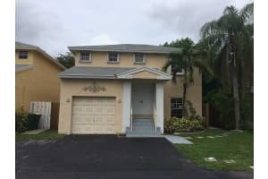 5774 Woodland Point Dr, Tamarac, FL 33319, Sold 11/07/14