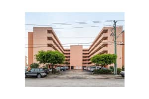 2735 W 52nd St, Hialeah, FL 33016, Sold 08/12/14