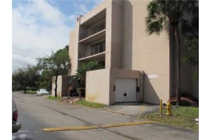 8625 NW 8th St, Miami, FL 33126, Sold 05/15/15